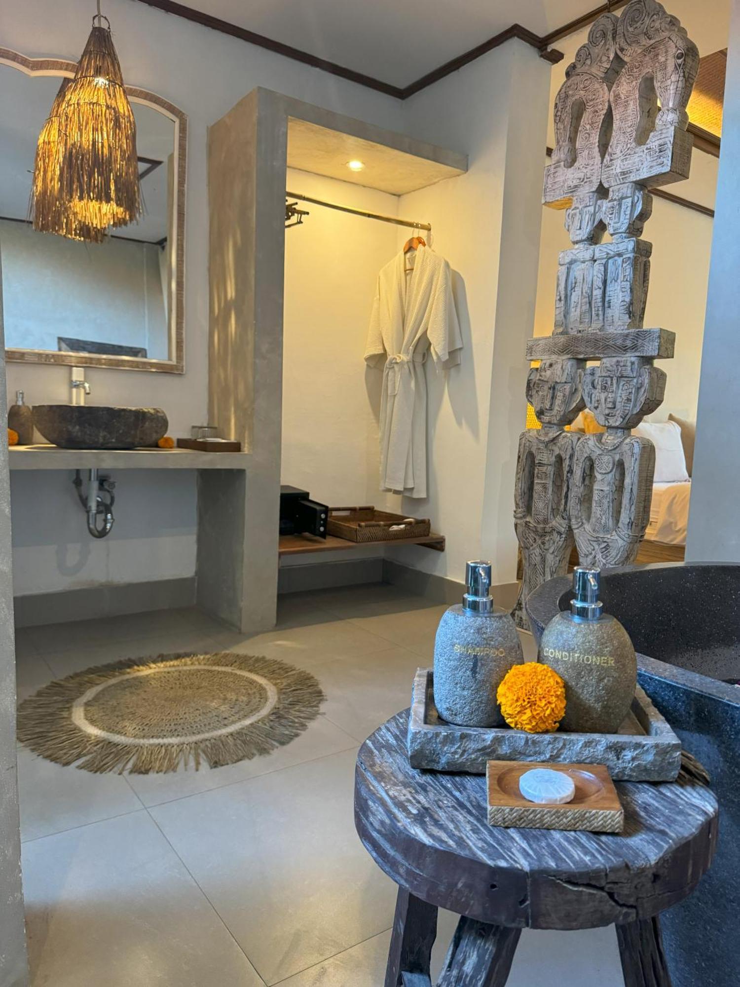 Hotel Chakra Living *
